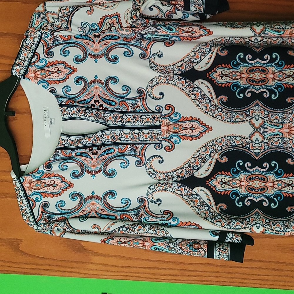 Dress - Picture 3 of 4